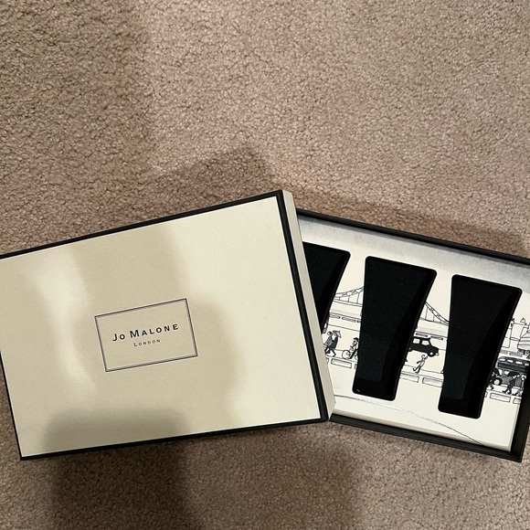 Jo Malone Body Lotion Box - Picture 2 of 3